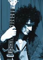 Brian May, Guitarra